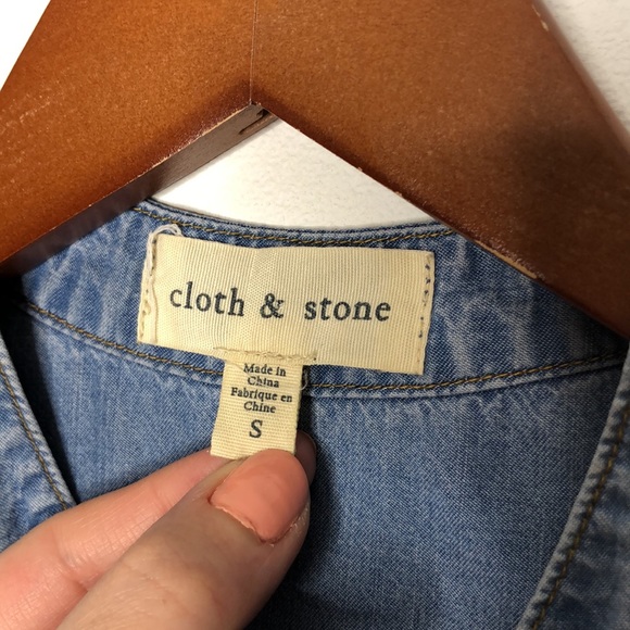 Cloth & Stone Chambray Sleeveless Button Down S - Picture 5 of 7